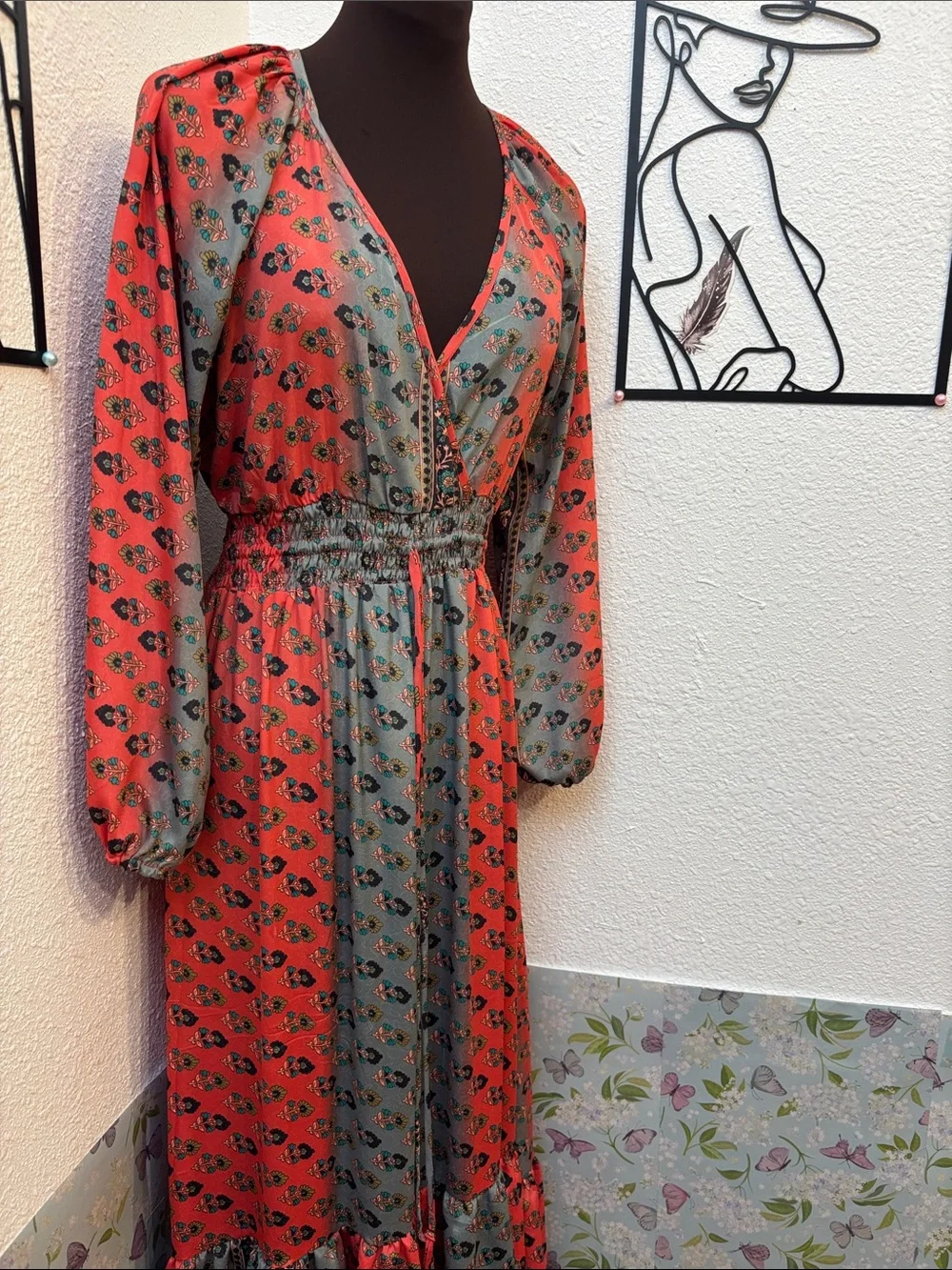 Beautiful coral pink and gray floral high-low tiered ruffle maxi dress. Size L. - Picture 4 of 15